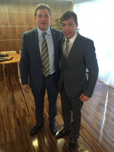 Presidente do Guarani Horley Senna (dir) ao lado do presidente da Conmebol, Alejandro Dominguez (esq)