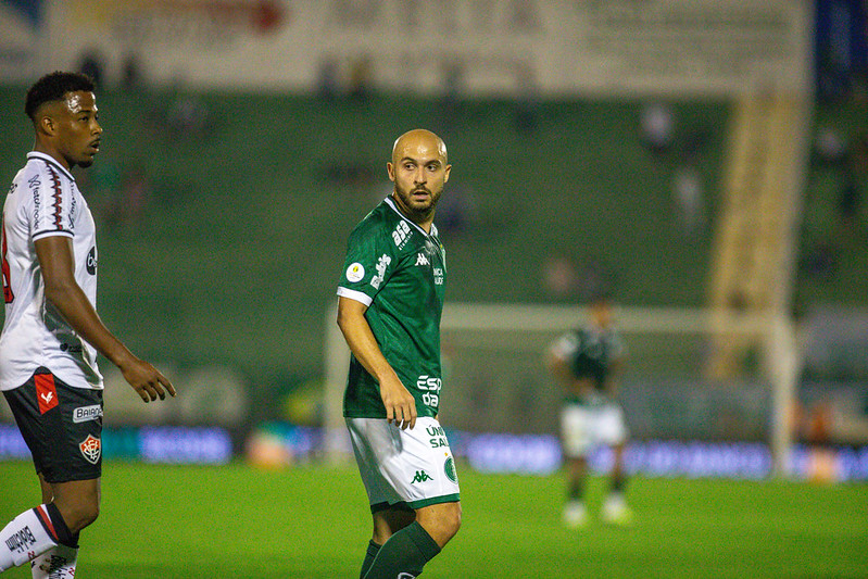 Régis Retorna ao Guarani e Critica Diretoria do Coritiba na Saída